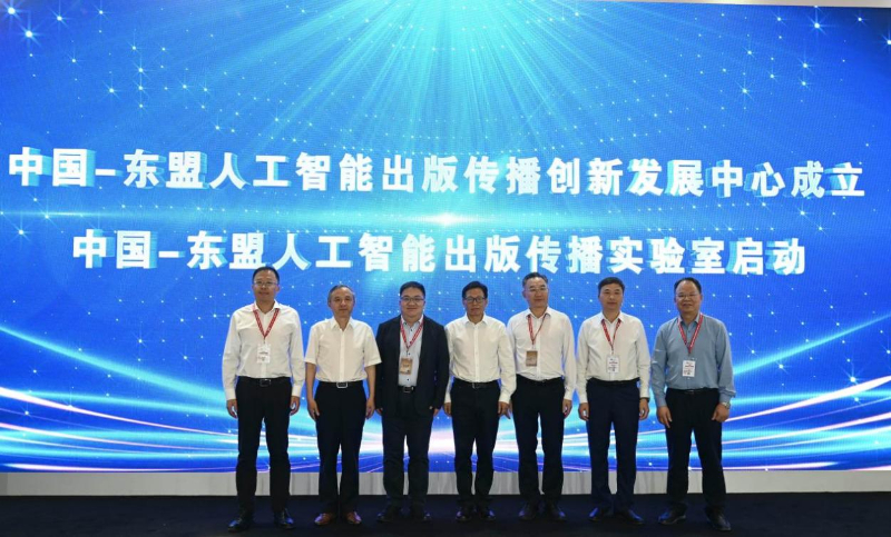 日本首相高市早苗2月13日前往了东京都内一家医院