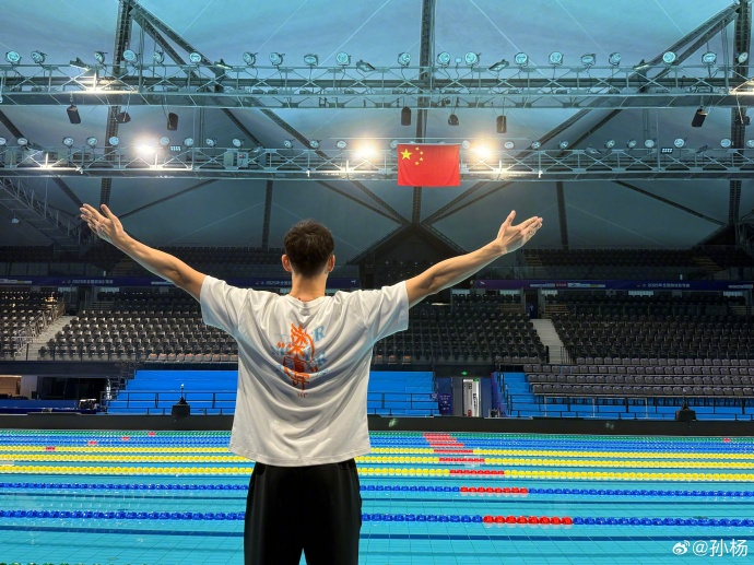 泳坛老将孙杨再战全国冠军赛：顽强拼搏与不屈