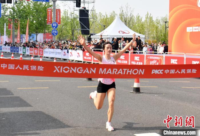 2025雄安马拉松鸣枪开跑 18000跑者共绘新区发展新