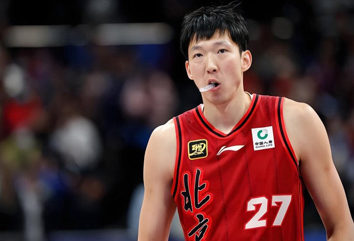 上海队豪取八连胜登顶积分榜 夺冠悬念渐小