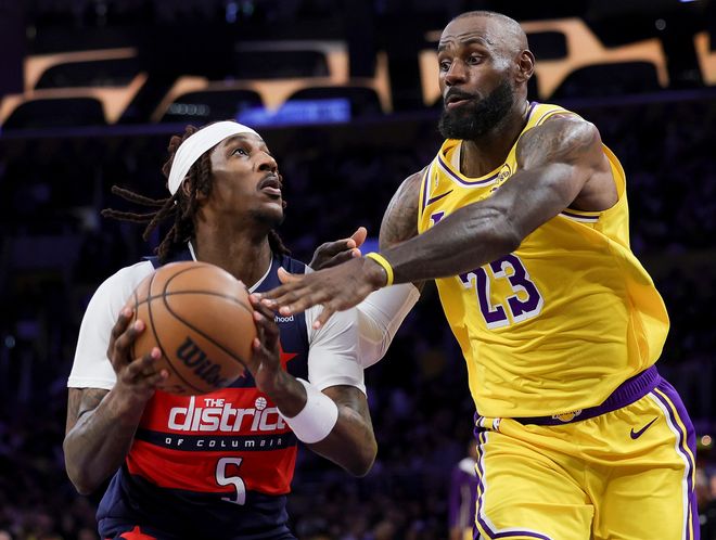 詹姆斯三双率队大胜奇才 胜场数追平贾巴尔 浓眉