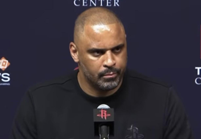 火箭力克76人 乌度卡：球队需提升关键战表现